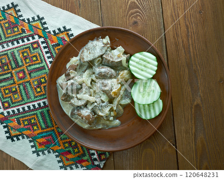 pork kidneys in cream sauce pork kidneys in cream sauce 120648231