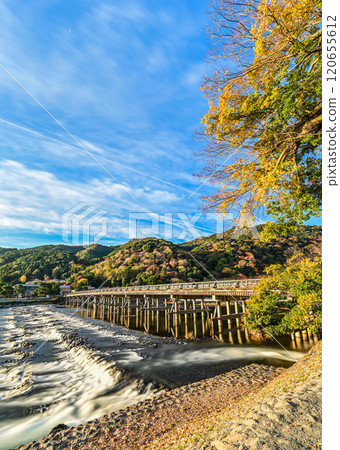 Togetsukyo Bridge, the tranquility before the autumn leaves Togetsukyo Bridge, the tranquility before the autumn leaves 120655612