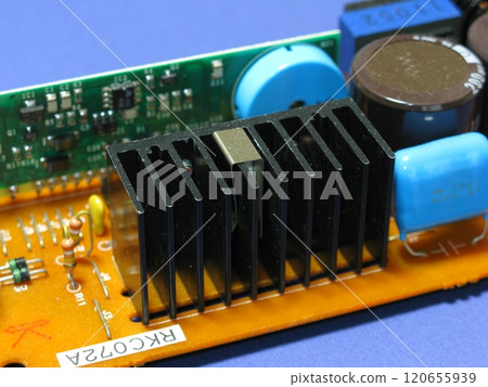 An example of a printed circuit board for a home appliance from the Showa era with individual components arranged (enlarged portion) An example of a printed circuit board for a home appliance from the Showa era with individual components arranged (enlarged portion) 120655939