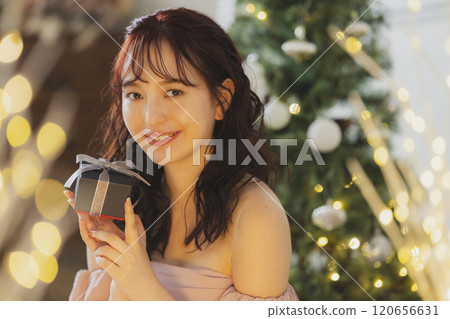 Illuminations and women 120656631