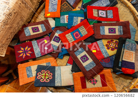 The linen weaving profession of the Mong people in Lung Tam, Ha Giang The linen weaving profession of the Mong people in Lung Tam, Ha Giang 120656682