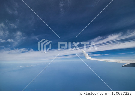 The sea of clouds seen from an airplane 120657222