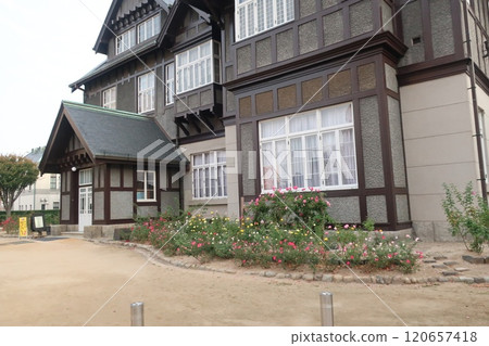 Moved from Tanimachi, Moji Ward, in the mountains to the Mojiko Retro District Moved from Tanimachi, Moji Ward, in the mountains to the Mojiko Retro District 120657418