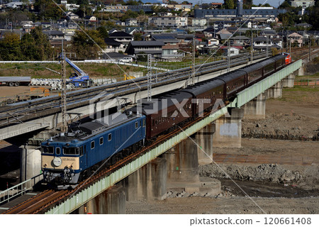 信越本線運行的EF641001+DD51895群馬橫川fin2 信越本線運行的EF641001+DD51895群馬橫川fin2 120661408