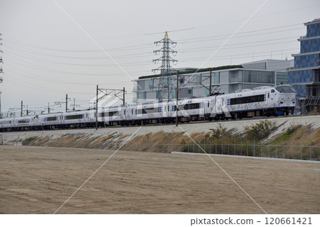 281 series Kanku Limited Express Haruka going to the embankment 120661421