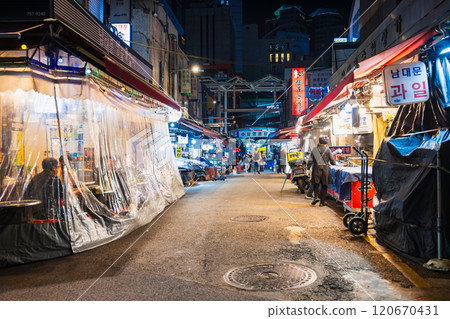 首爾南大門市場的夜晚 首爾南大門市場的夜晚 120670431
