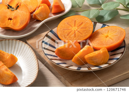persimmon persimmon sweet fruit fresh ripe top view ripe sweet persimmon あまかき sweet persimmon 120671746
