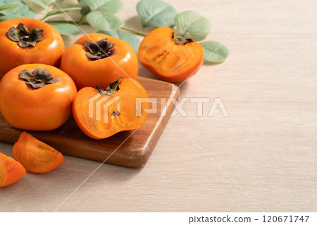 persimmon persimmon sweet fruit fresh ripe top view ripe sweet persimmon あまかき sweet persimmon 120671747