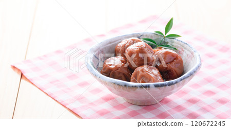 Umeboshi Kishu Nanko Ume (White Dried Ume) Traditional sour and salty umeboshi pickled only in salt 120672245