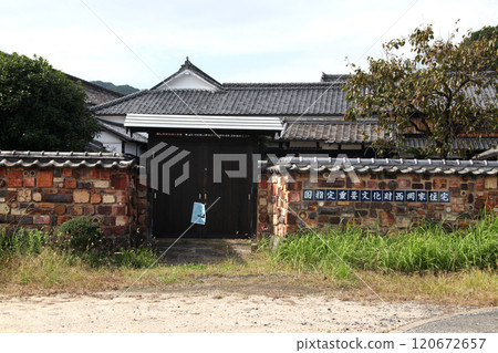 Streetscape of the Shiotazu Traditional Buildings Preservation District, Ureshino City, Saga Prefecture 120672657