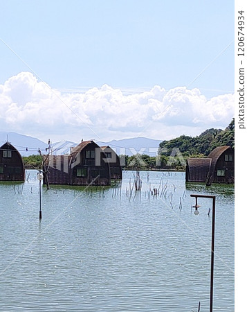 岡山縣瀨戶內市牛戶鹿部地區著名的水下遺址、牛戶水下遺址和奇怪的水下療養村 岡山縣瀨戶內市牛戶鹿部地區著名的水下遺址、牛戶水下遺址和奇怪的水下療養村 120674934