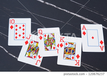 撲克牌遊戲中最強的牌，皇家同花順 120676237