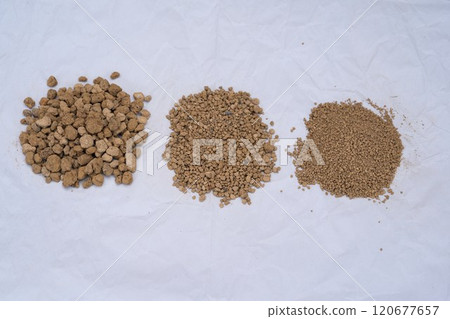 Sieved Akadama soil 120677657