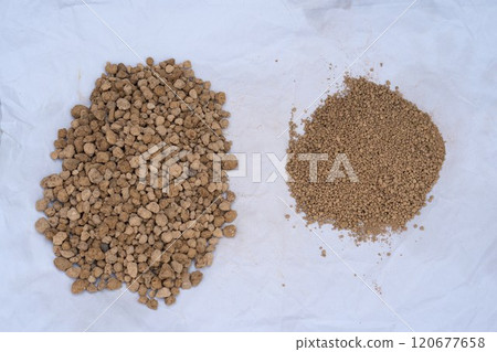Sieved Akadama soil 120677658