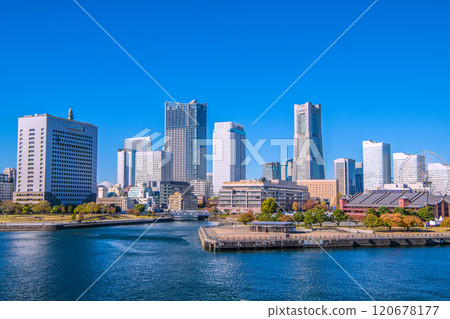 Yokohama cityscape in Japan, with views of Mt. Fuji, Kanagawa Prefectural Police, Landmark Tower, Minato Mirai, etc. A rare sight = 28th Yokohama cityscape in Japan, with views of Mt. Fuji, Kanagawa Prefectural Police, Landmark Tower, Minato Mirai, etc. A rare sight = 28th 120678177