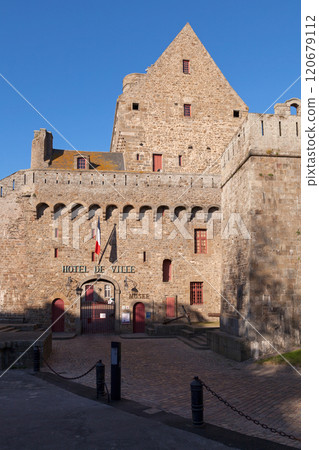 The City hall of Saint Malo The City hall of Saint Malo 120679112