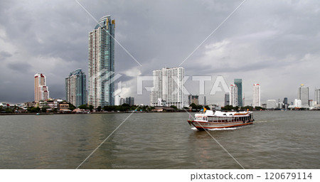 Chao Phraya Express Boat in Bangkok 120679114