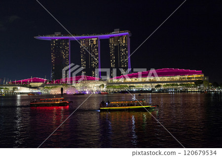The Marina Bay Sands in Singapore by night The Marina Bay Sands in Singapore by night 120679534