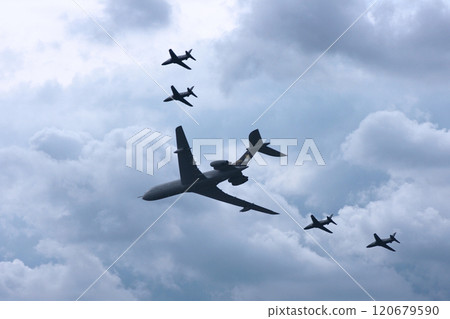 Royal Air Force Parade for the Queen's Birthday 120679590