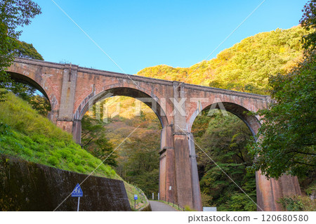 Autumn at Usui Pass, Megane Bridge (Usui Third Bridge), Annaka City, Gunma Prefecture 120680580