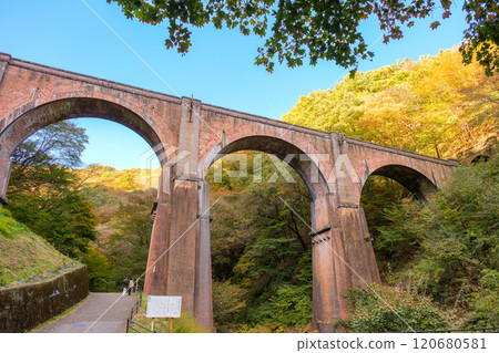 Autumn at Usui Pass, Megane Bridge (Usui Third Bridge), Annaka City, Gunma Prefecture Autumn at Usui Pass, Megane Bridge (Usui Third Bridge), Annaka City, Gunma Prefecture 120680581