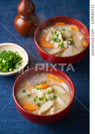 豬肉味噌湯，配料豐富 120686515