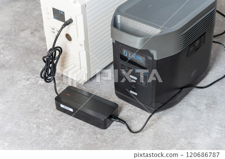 Portable power source power transfer 2 units Power transmission Charging Power supply Power supply Portable power source power transfer 2 units Power transmission Charging Power supply Power supply 120686787