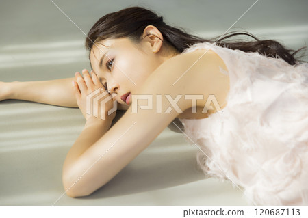 Beautiful woman portrait Beautiful woman portrait 120687113