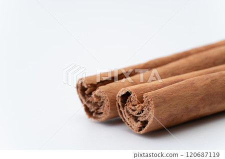 肉桂棒尖端的特寫 120687119