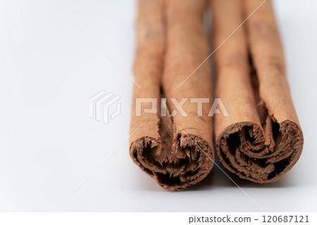 肉桂棒尖端的特寫 120687121