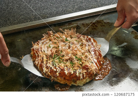 Okonomiyaki 120687175