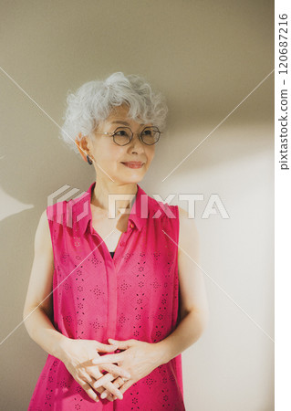 Silver-haired woman Silver-haired woman 120687216