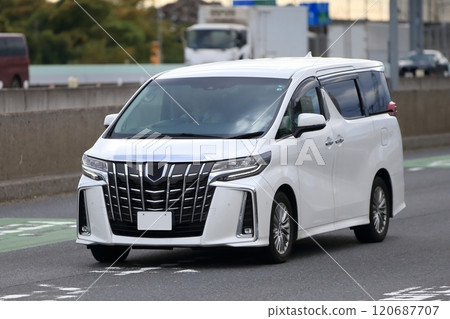 White minivan image White minivan image 120687707