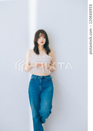 Fashion portrait 120688958