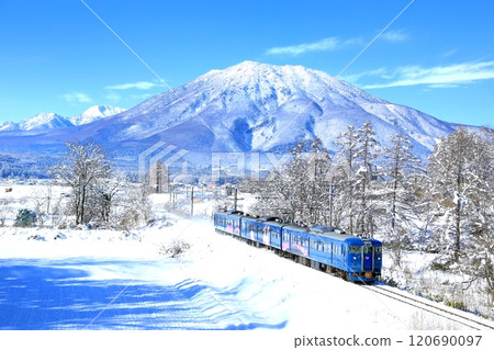 信濃鐵道列車與黑姬山 信濃鐵道列車與黑姬山 120690097