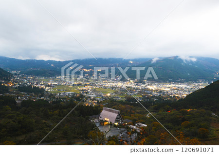 雨後的由布院街景 120691071
