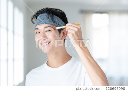 Young men beauty men's beauty 120692098