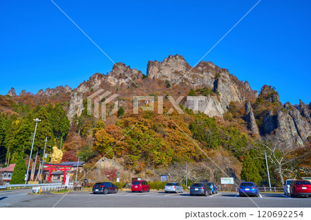 View of Mt. Myogi (Mt. Kintou) to the north from the first parking lot of Prefectural Myogi Park in Shimonita, Gunma Prefecture in autumn 120692254