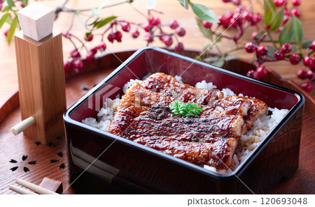 It looks just like grilled eel! Chikuwa and eel rice bowl (imitation eel) It looks just like grilled eel! Chikuwa and eel rice bowl (imitation eel) 120693048