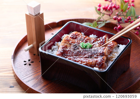 It looks just like grilled eel! Chikuwa and eel rice bowl (imitation eel) 120693059