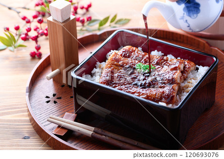 It looks just like grilled eel! Chikuwa and eel rice bowl (imitation eel) It looks just like grilled eel! Chikuwa and eel rice bowl (imitation eel) 120693076