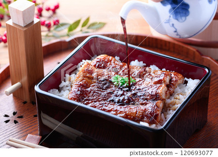 It looks just like grilled eel! Chikuwa and eel rice bowl (imitation eel) It looks just like grilled eel! Chikuwa and eel rice bowl (imitation eel) 120693077