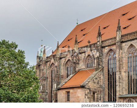 The St. Sebald Church in Nuremberg, Germany 120693238