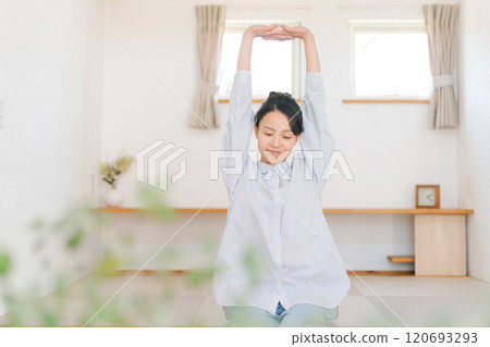 一個在客廳長大的女人 120693293