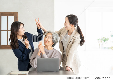 A happy business woman 120693567