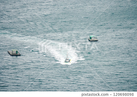 Naruto raft fishing (Naruto City, Tokushima Prefecture) Naruto raft fishing (Naruto City, Tokushima Prefecture) 120698098