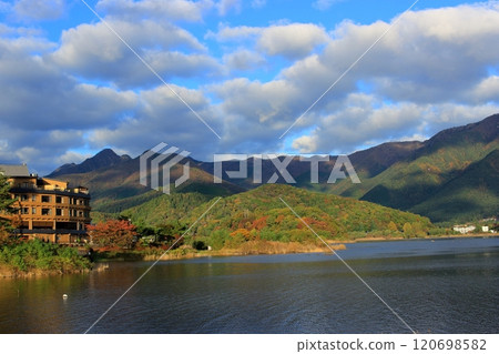 秋天的河口湖周邊 秋天的河口湖周邊 120698582