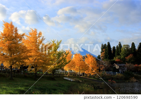 秋天的河口湖周邊 秋天的河口湖周邊 120698590