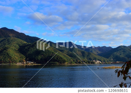 秋天的河口湖周邊 秋天的河口湖周邊 120698631