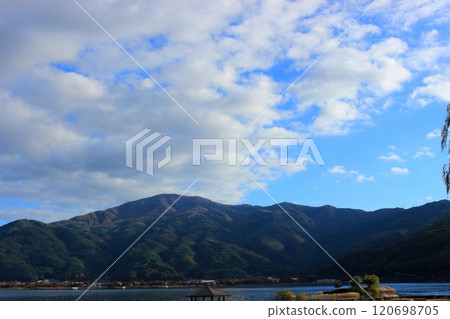 Autumn around Lake Kawaguchi Autumn around Lake Kawaguchi 120698705